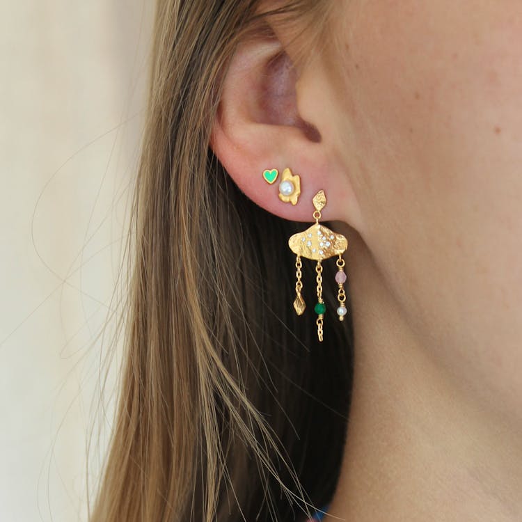 STINE A Jewelry Petit Shelly Pearl Earring — Örhängen